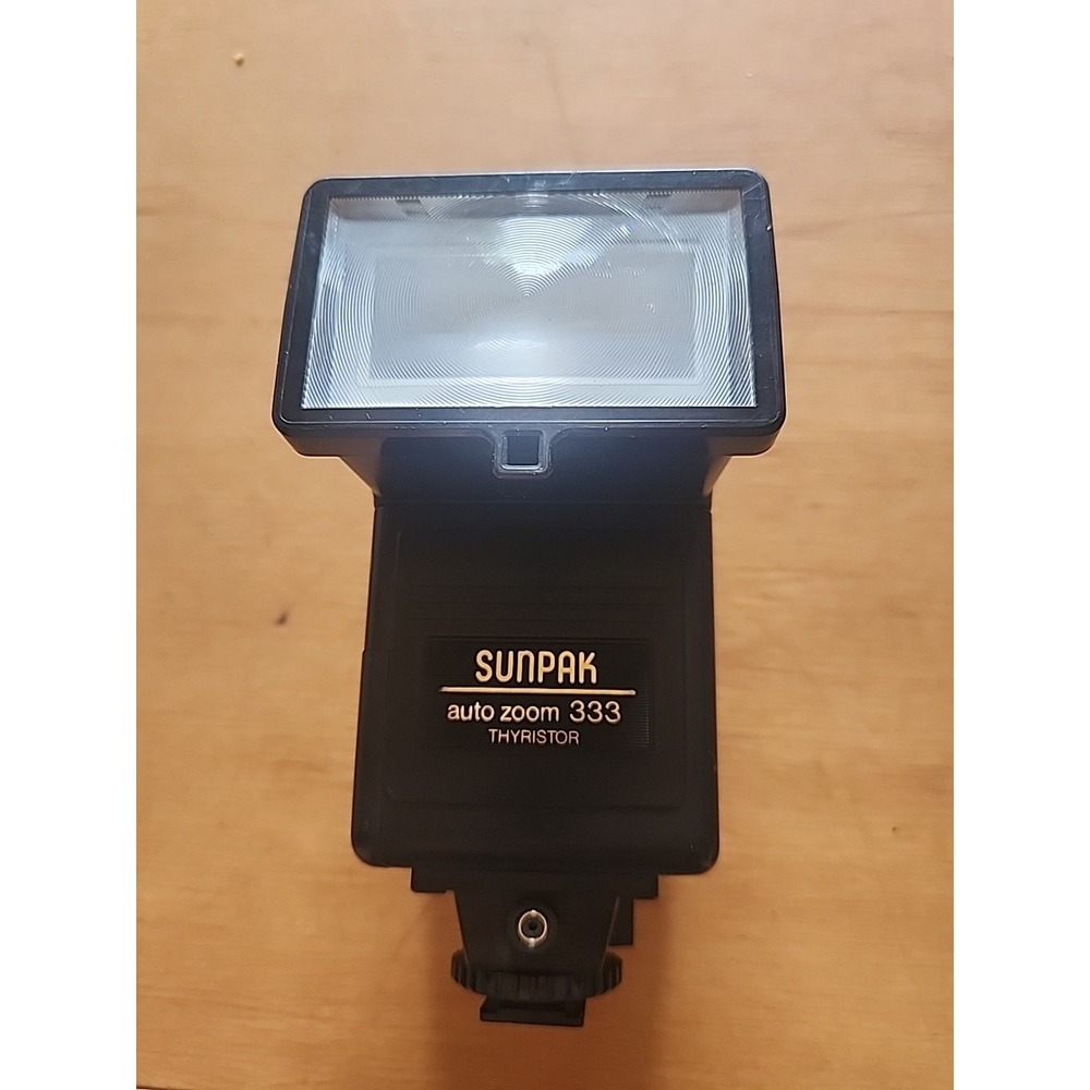 SUNPAK AUTO ZOOM 333 THYRISTOR VTG CAMERA FLASH DEVICE 2077A JAPAN
